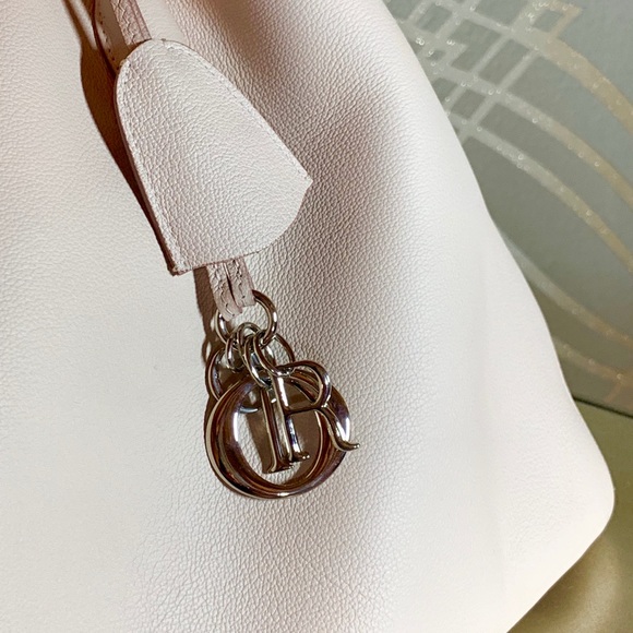 🔻BIG SALE🔻Dior Blush Nude Pink “Open Bar” Bag - Picture 3 of 8